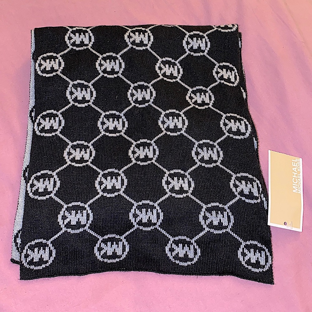 Michael Michael Kors reversible scarf